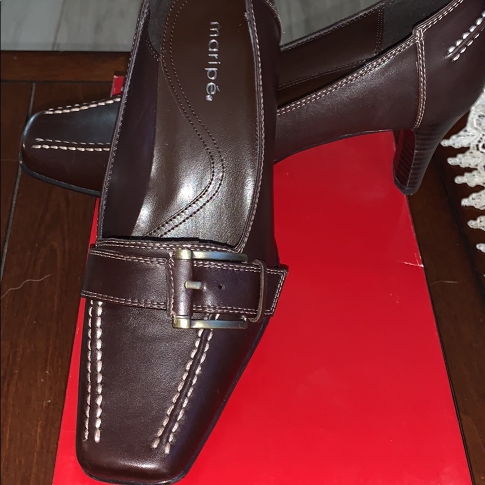 Brown cute shoes